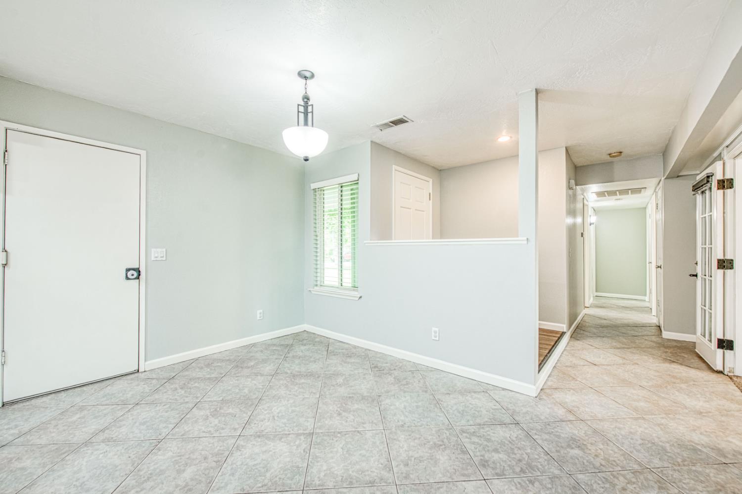 8228 N Calaveras St, Fresno, CA 93711