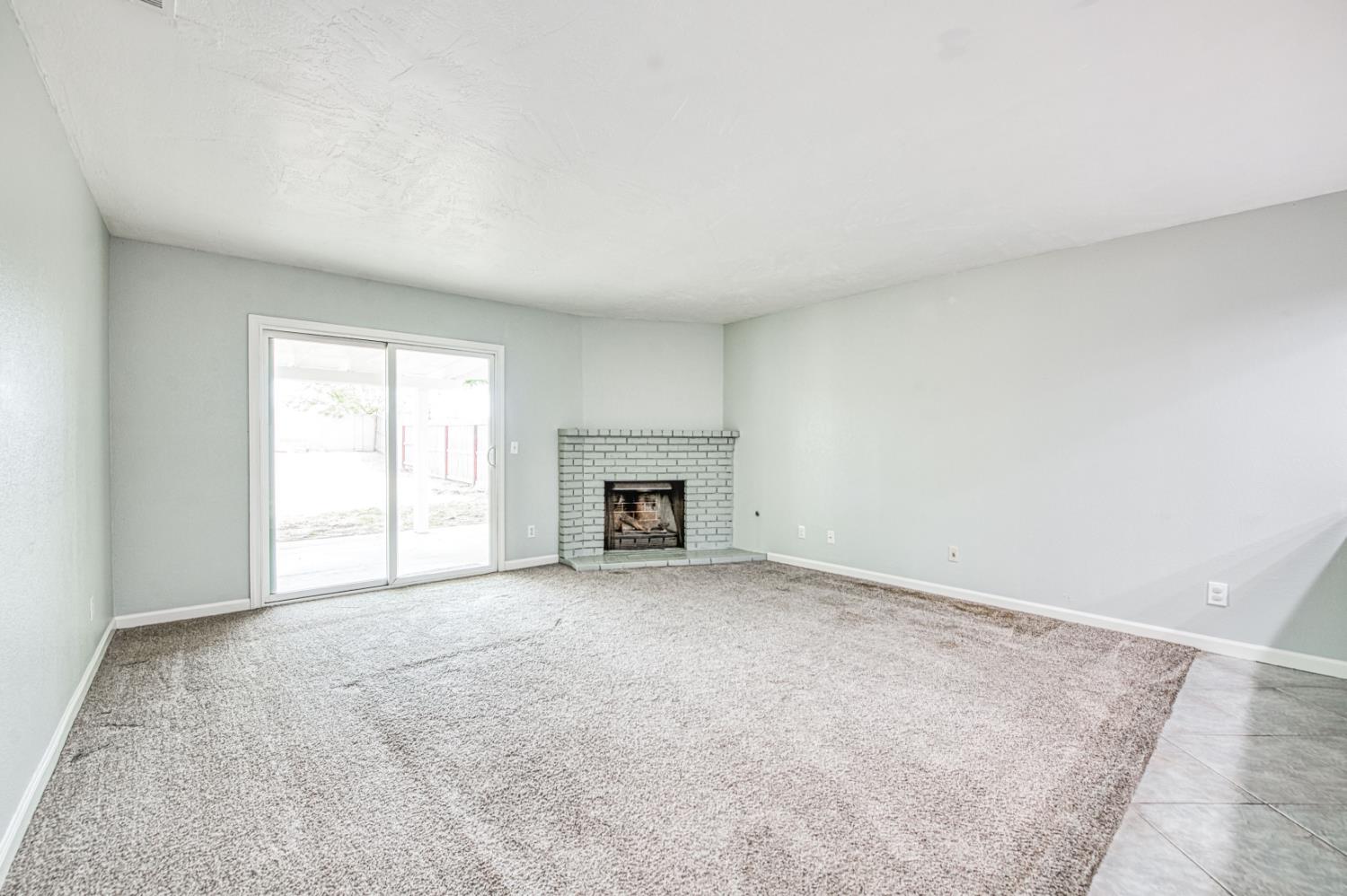 8228 N Calaveras St, Fresno, CA 93711