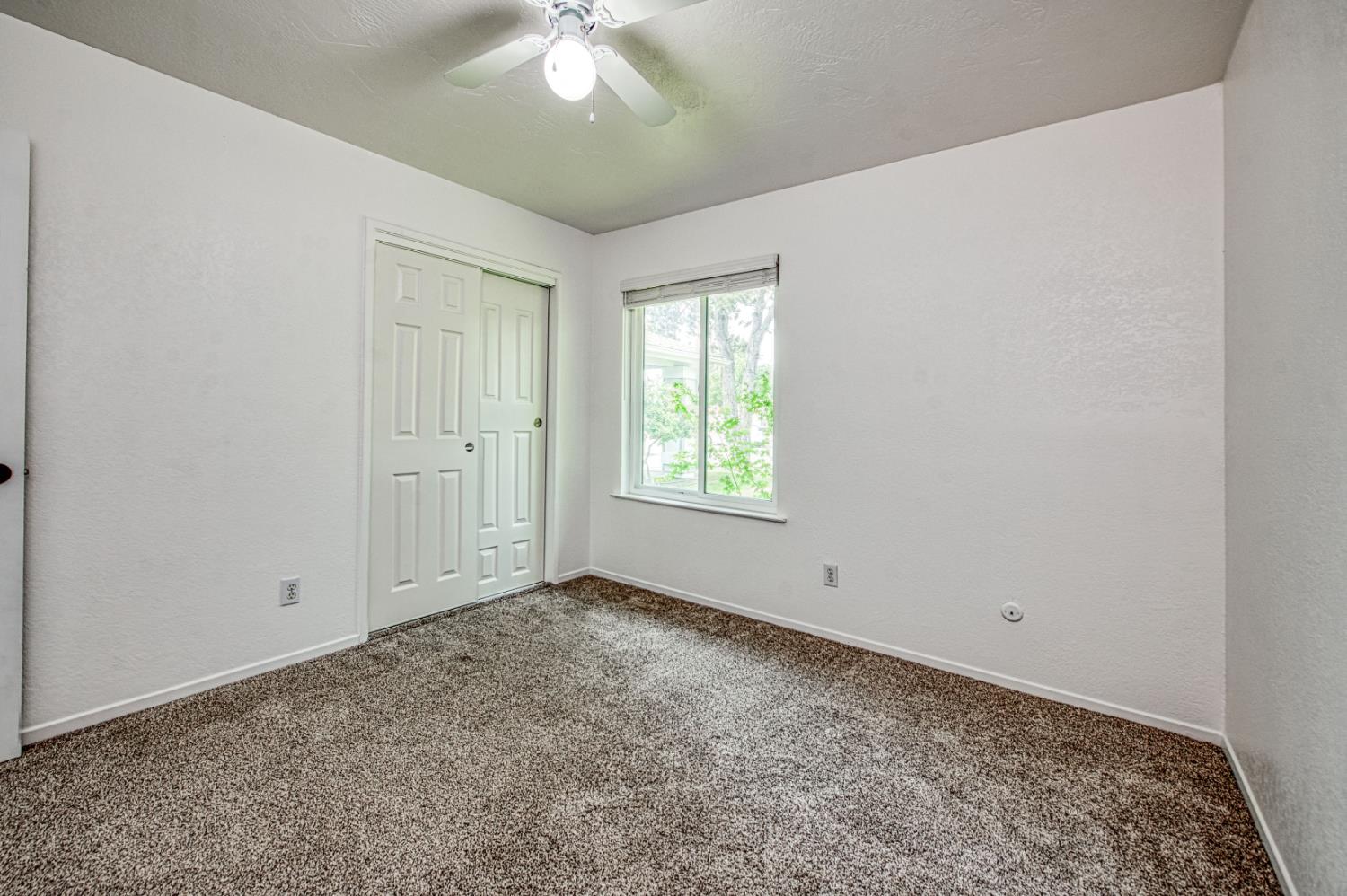 8228 N Calaveras St, Fresno, CA 93711