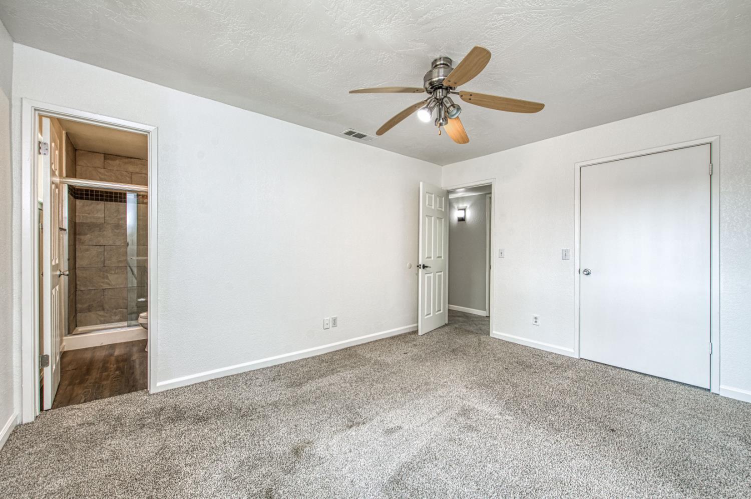 8228 N Calaveras St, Fresno, CA 93711