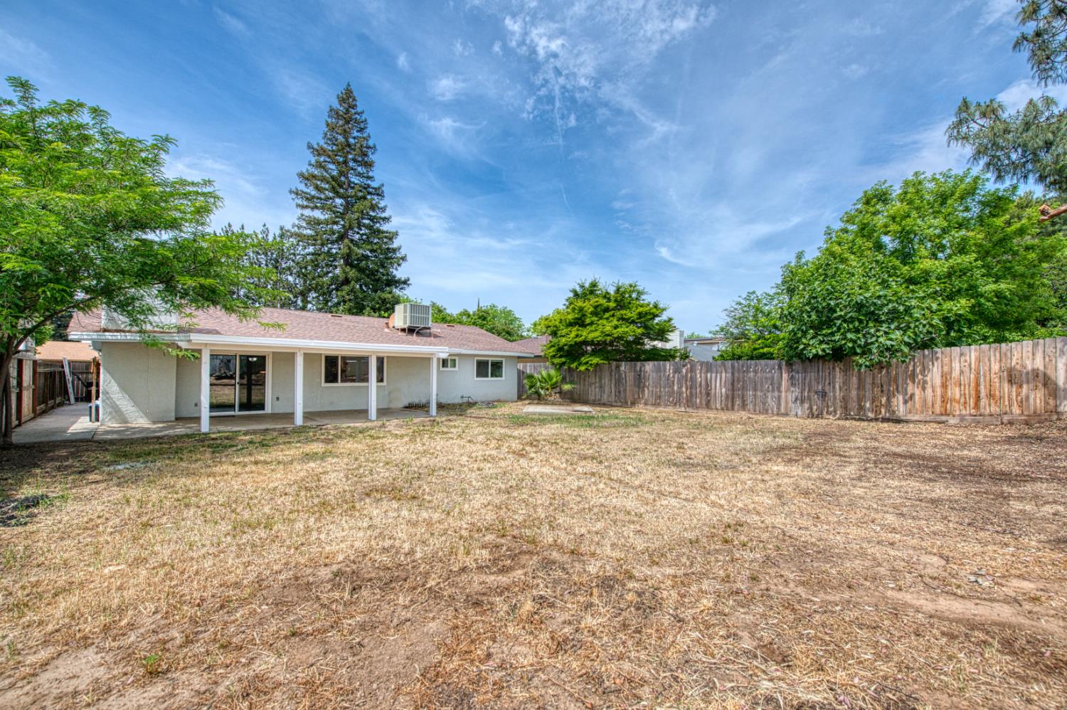 8228 N Calaveras St, Fresno, CA 93711