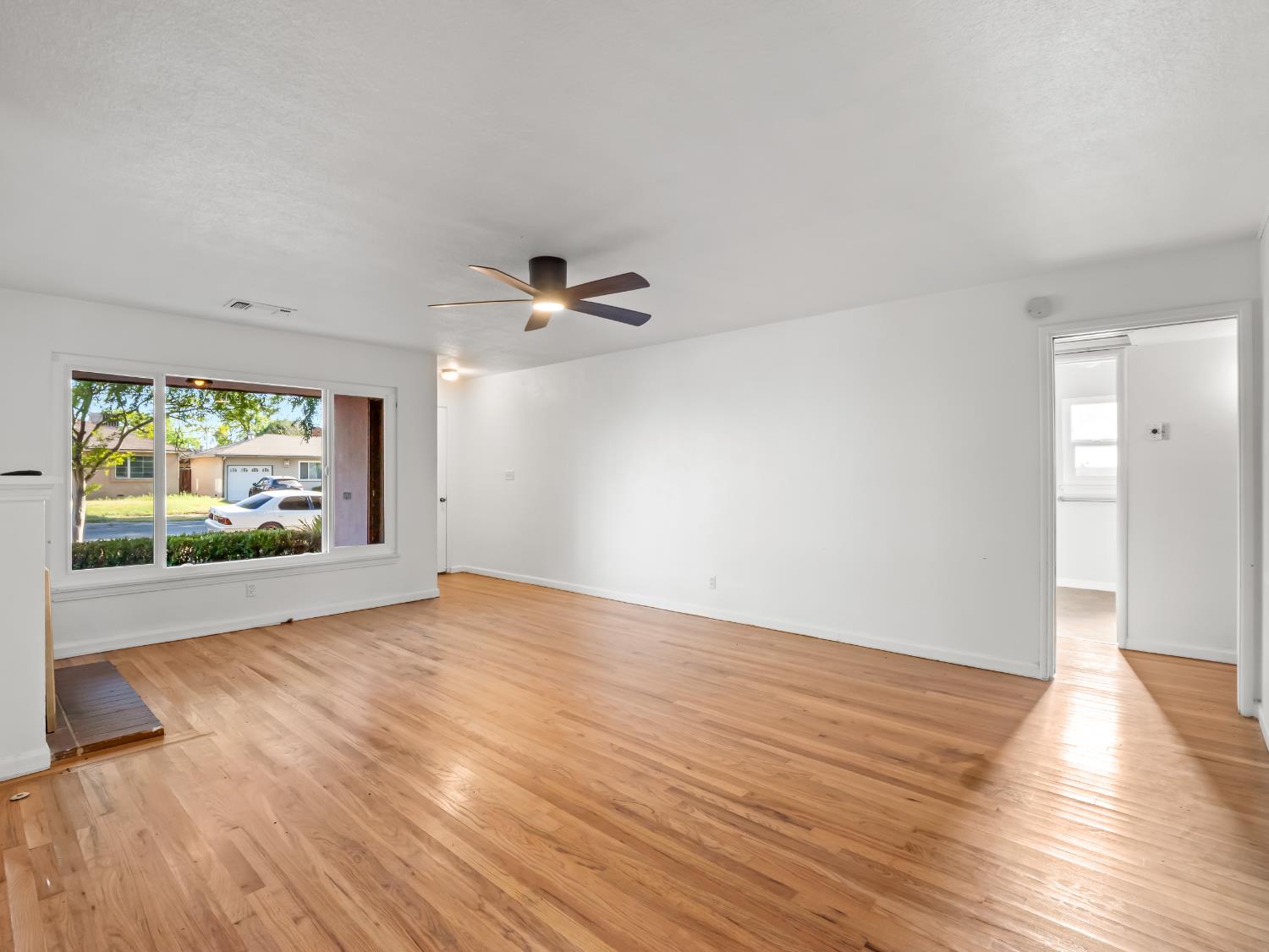 732 W Cortland Ave, Fresno, CA 93705