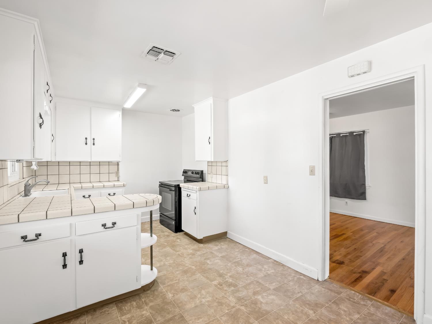 732 W Cortland Ave, Fresno, CA 93705