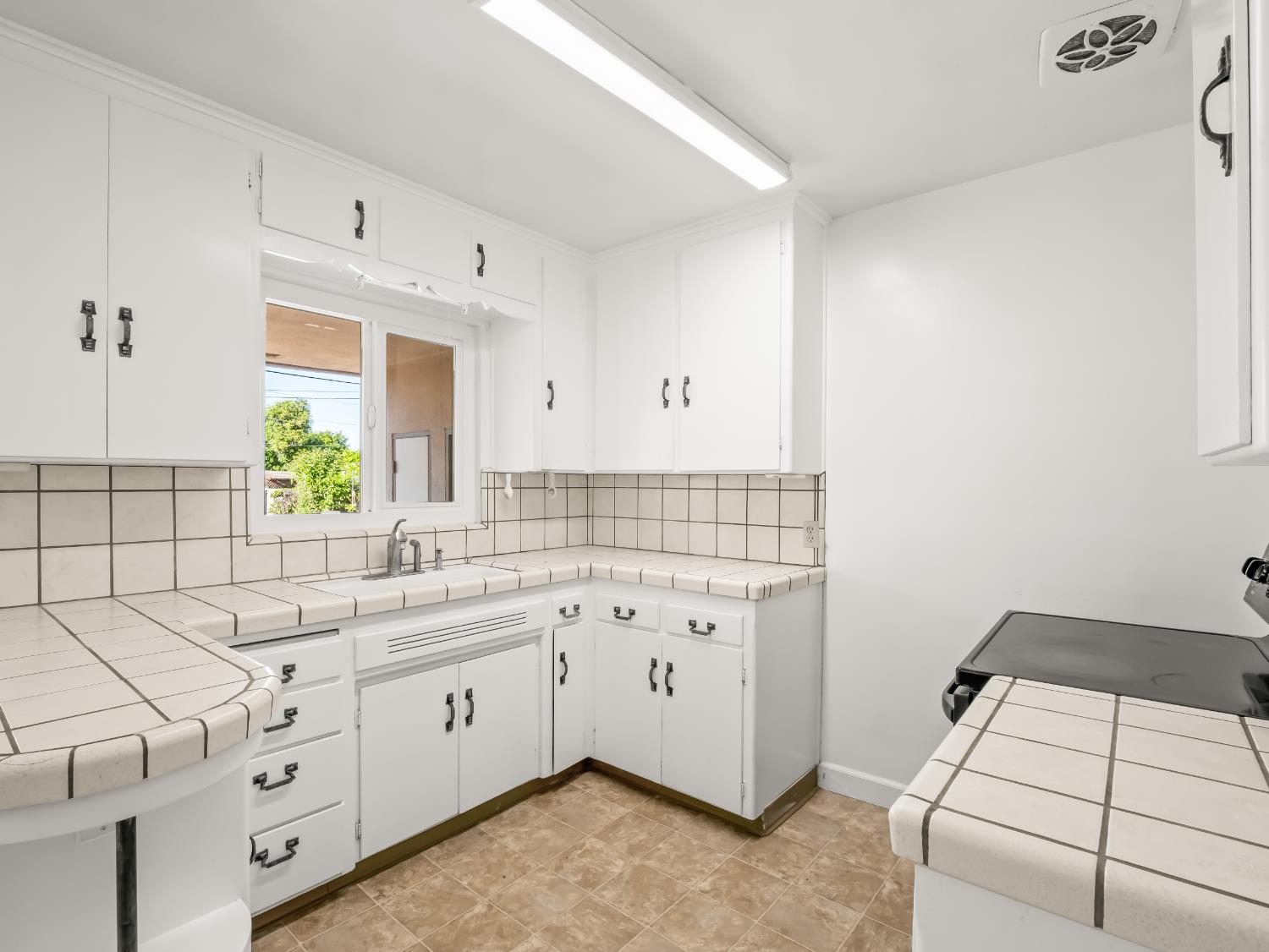 732 W Cortland Ave, Fresno, CA 93705