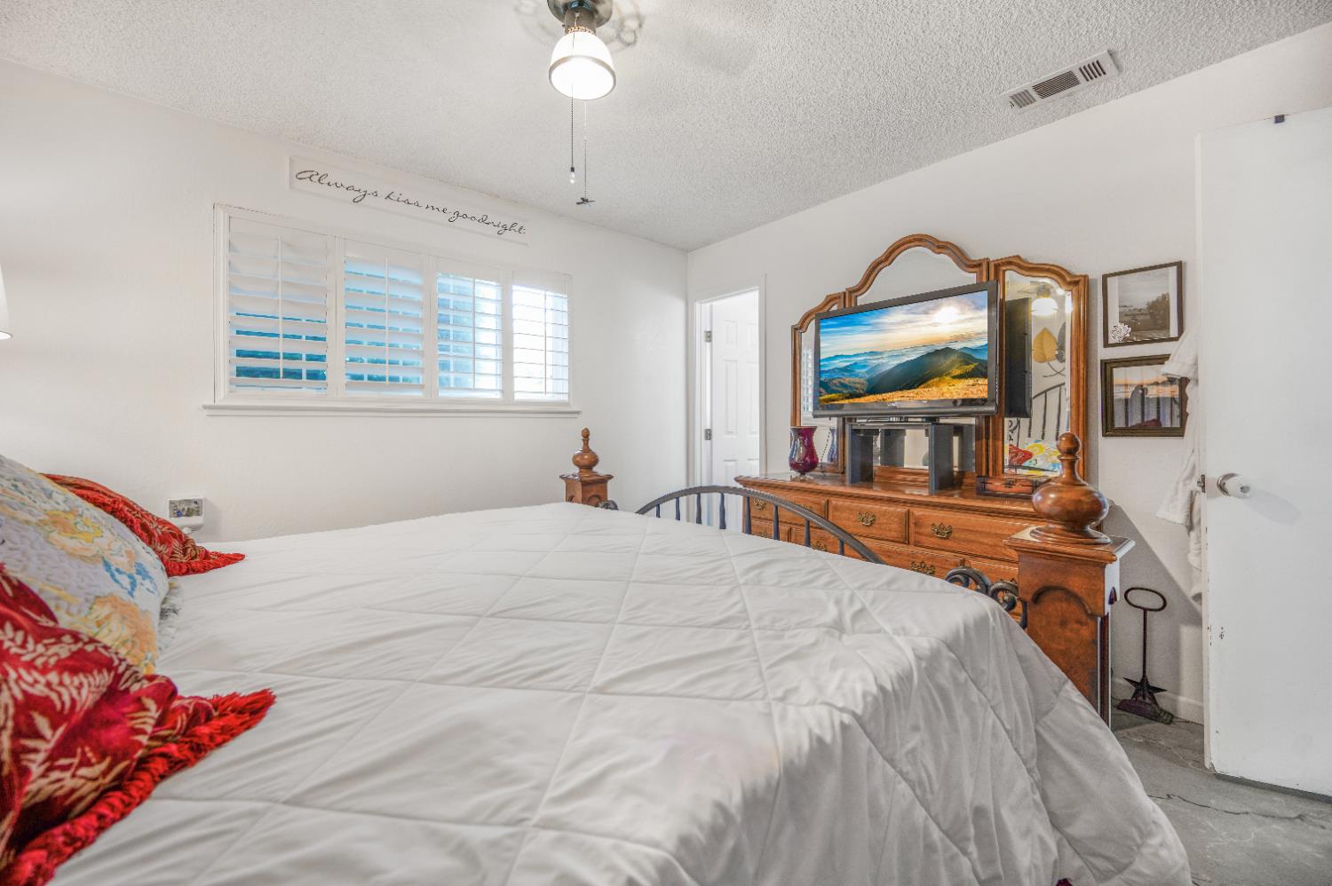 2819 W Indianapolis Ave, Fresno, CA 93705