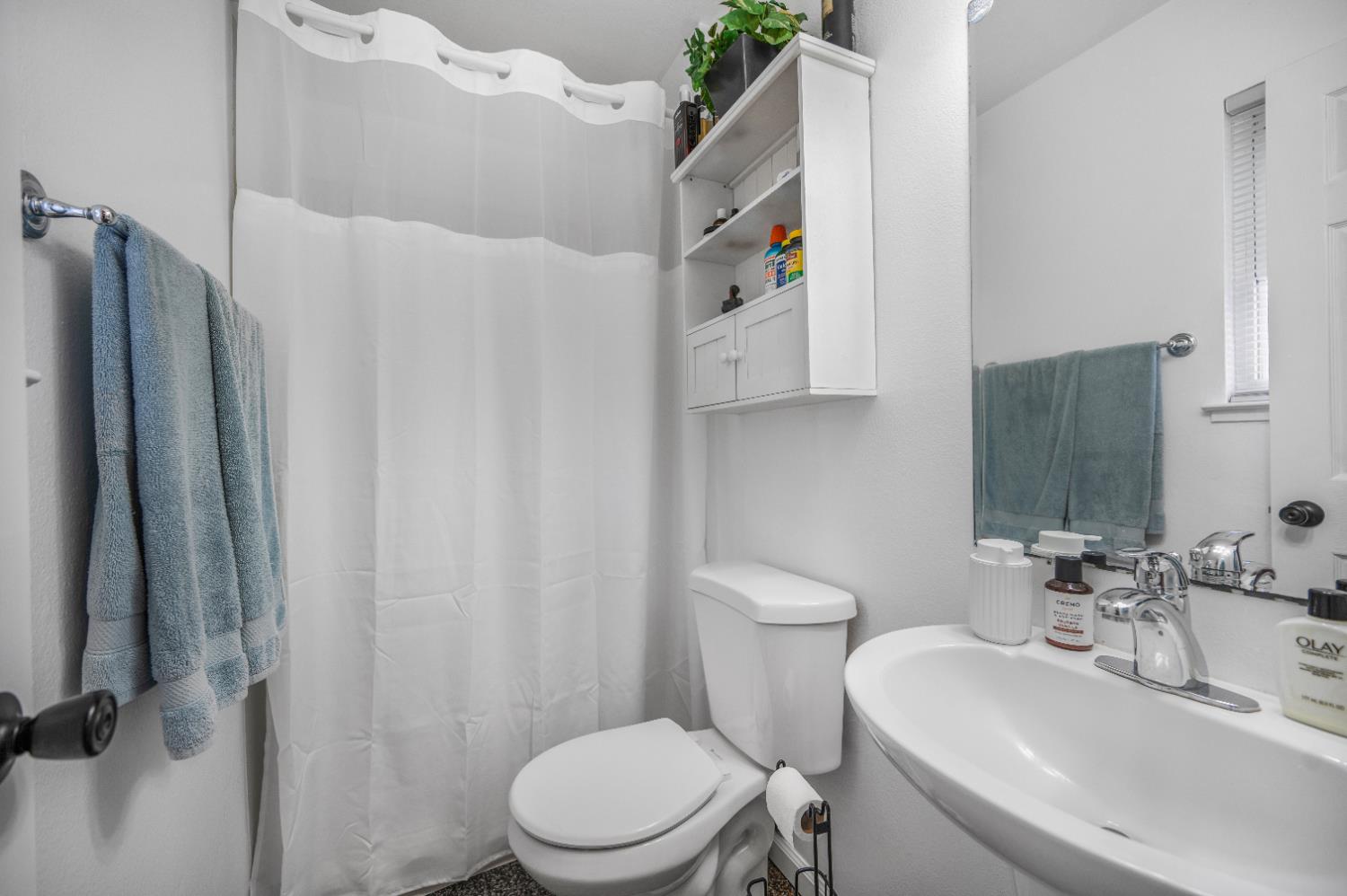 2819 W Indianapolis Ave, Fresno, CA 93705