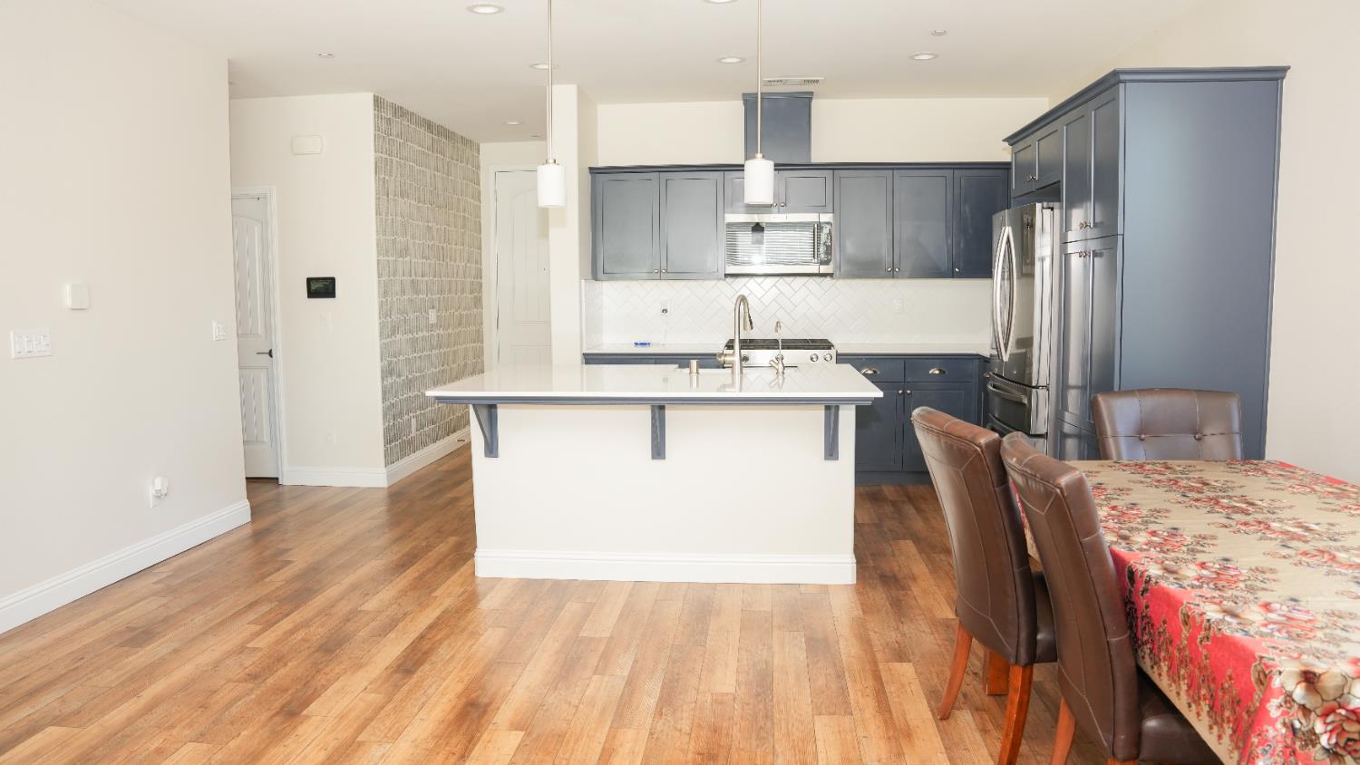 6125 W Donner Ave, Fresno, CA 93723