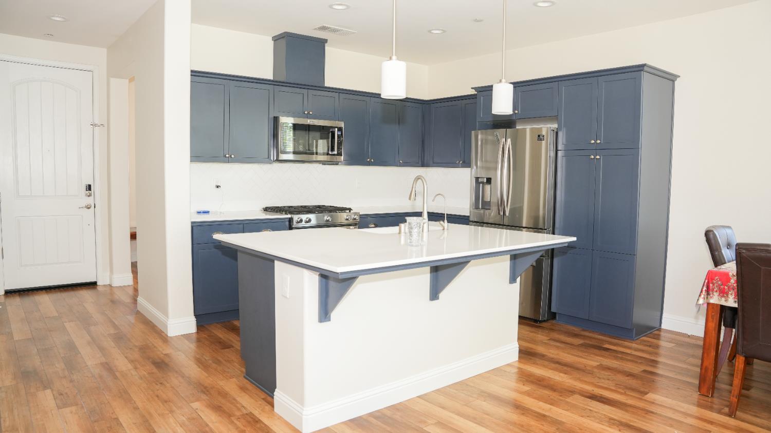 6125 W Donner Ave, Fresno, CA 93723