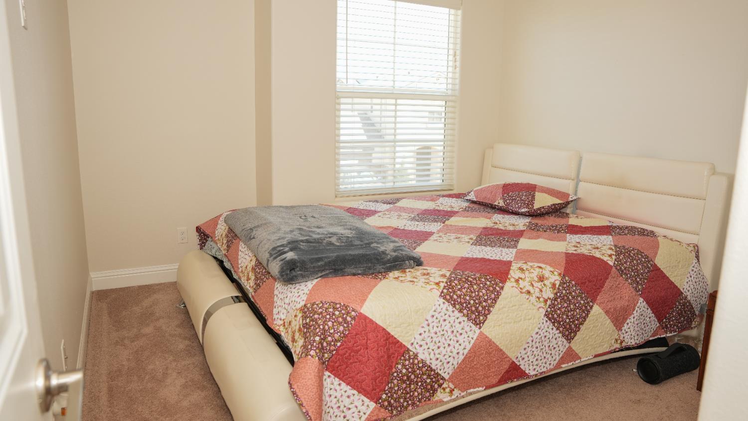 6125 W Donner Ave, Fresno, CA 93723