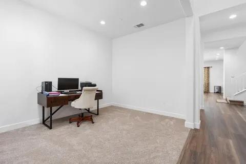 2027 N Bliss Ave, Fresno, CA 93727