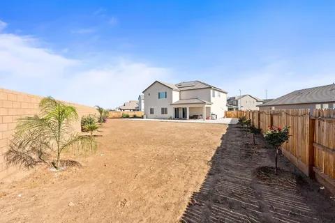 2027 N Bliss Ave, Fresno, CA 93727