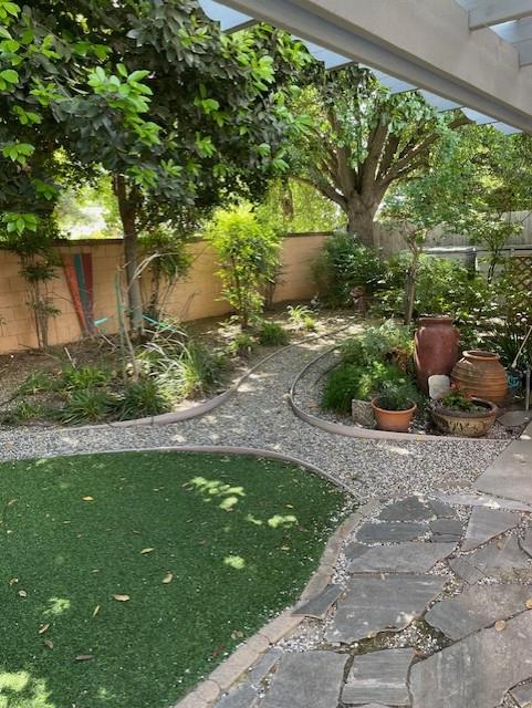 1689 E Trenton Ave, Fresno, CA 93720