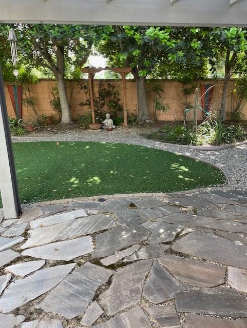 1689 E Trenton Ave, Fresno, CA 93720