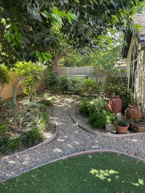 1689 E Trenton Ave, Fresno, CA 93720