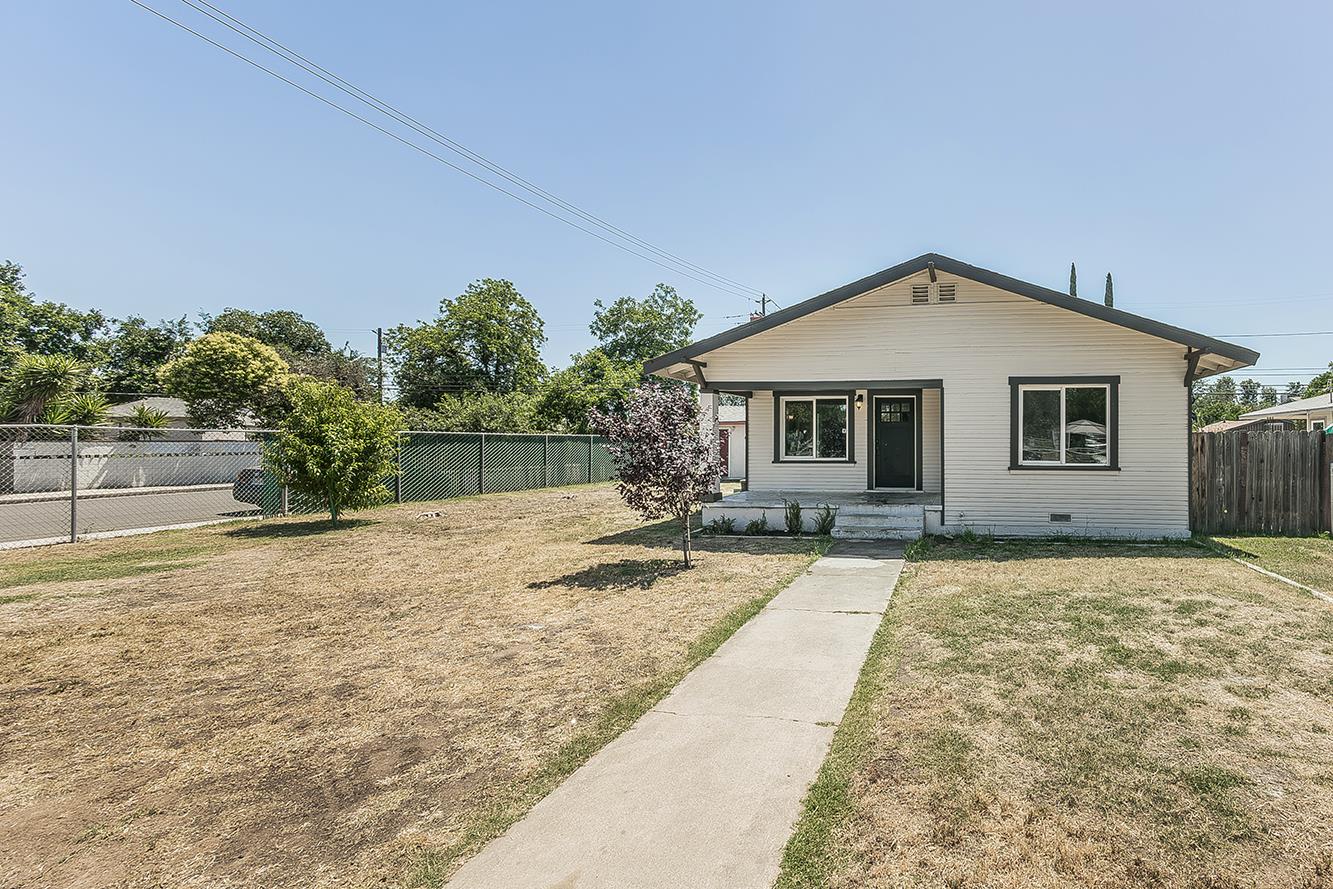 1044 E Cornell Ave, Fresno, CA 93704