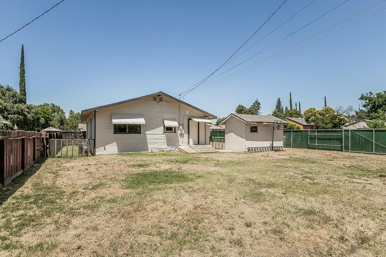 1044 E Cornell Ave, Fresno, CA 93704