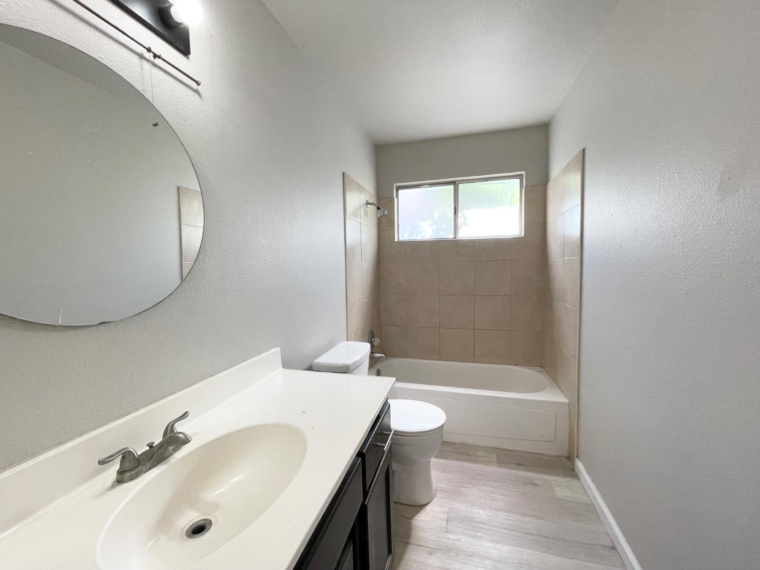 5706 W Ellery Ave, Fresno, CA 93722