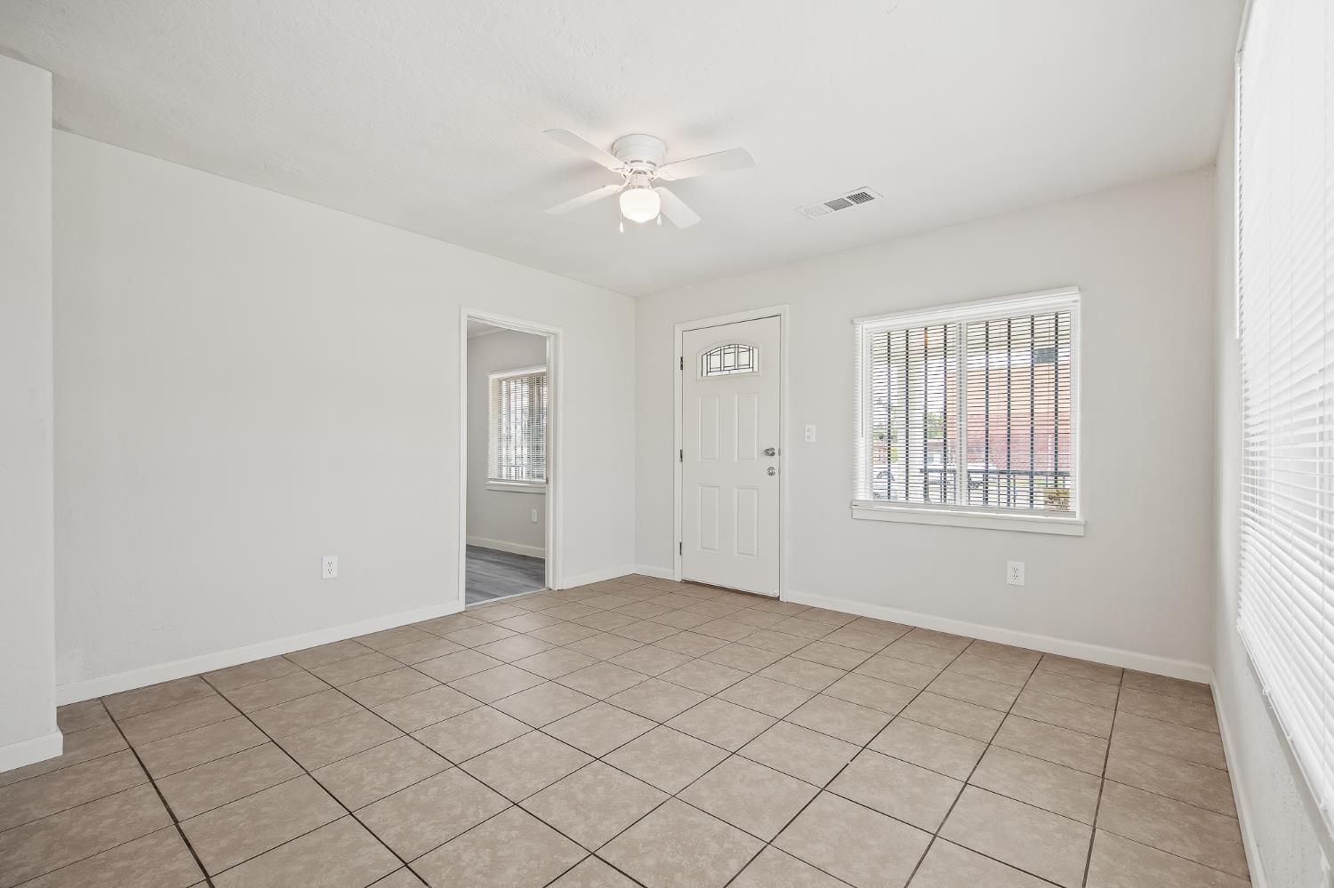 3323 E Tulare St, Fresno, CA 93702