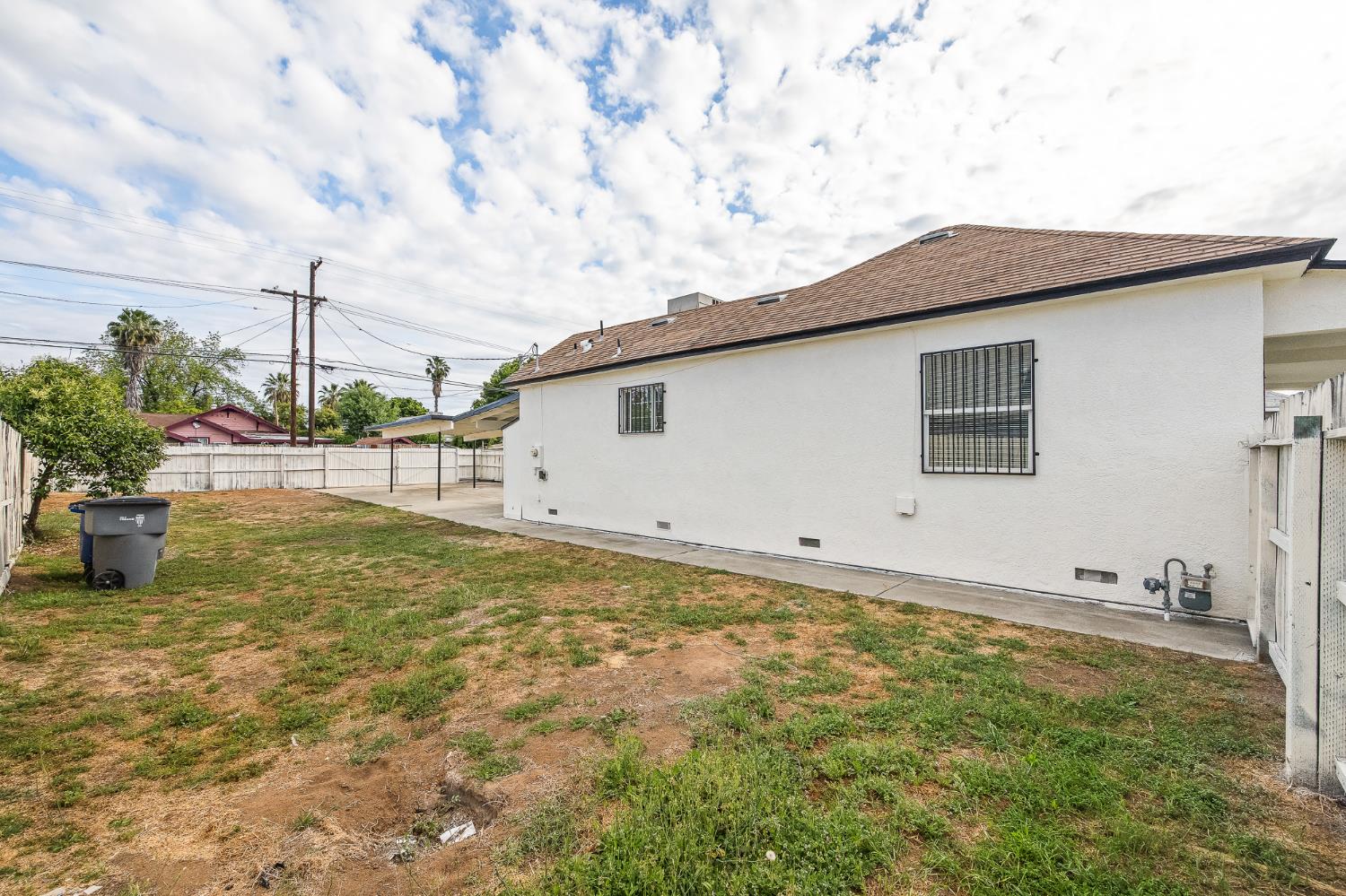 3323 E Tulare St, Fresno, CA 93702
