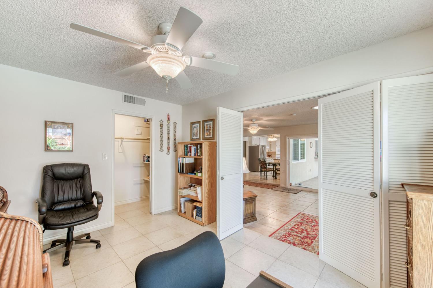 1570 W Warner, Fresno, CA 93711