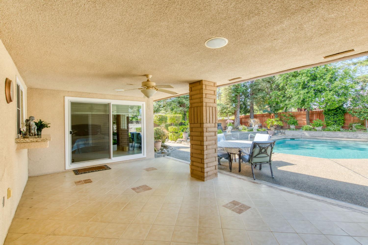 1570 W Warner, Fresno, CA 93711