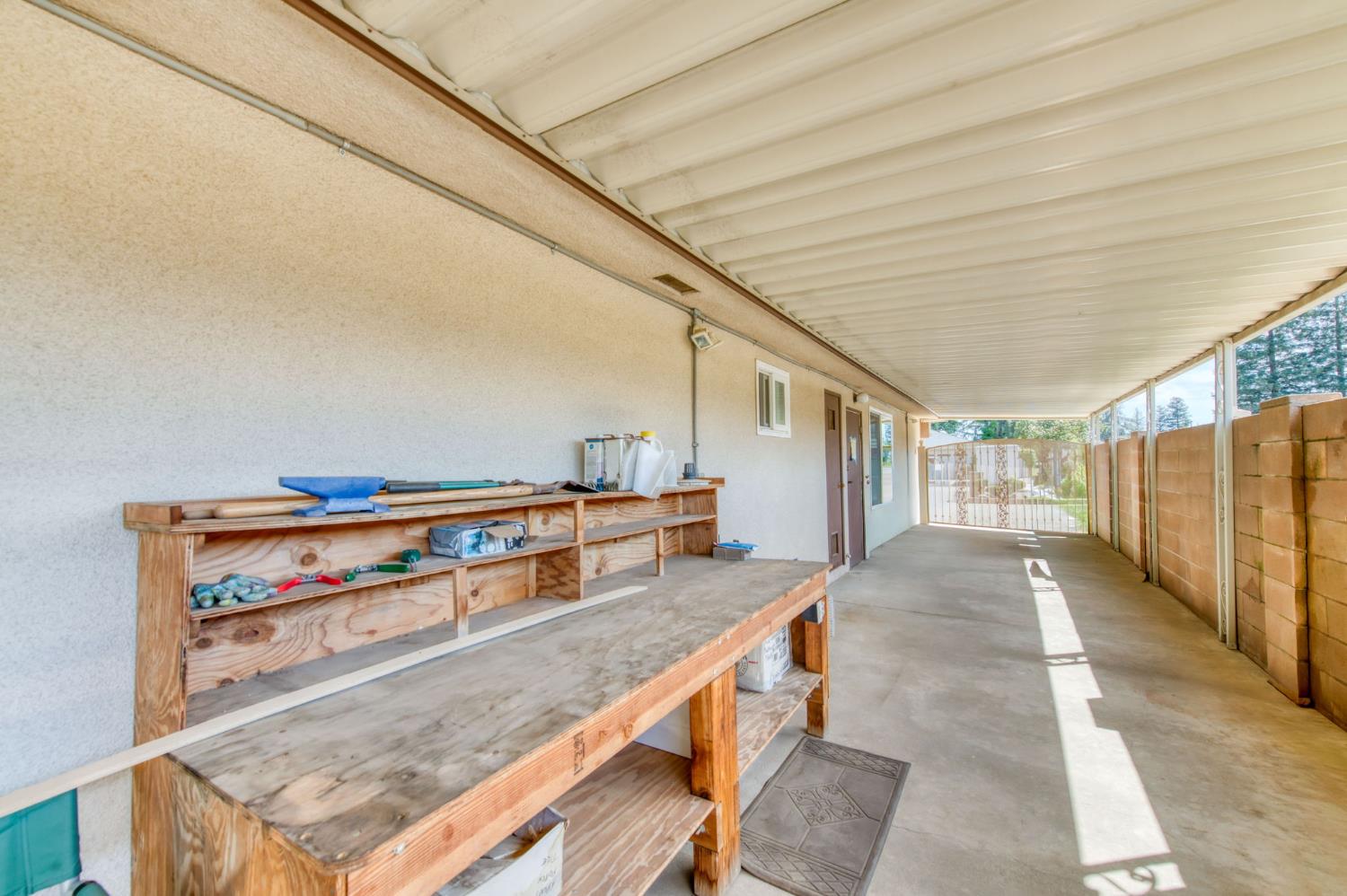 1570 W Warner, Fresno, CA 93711