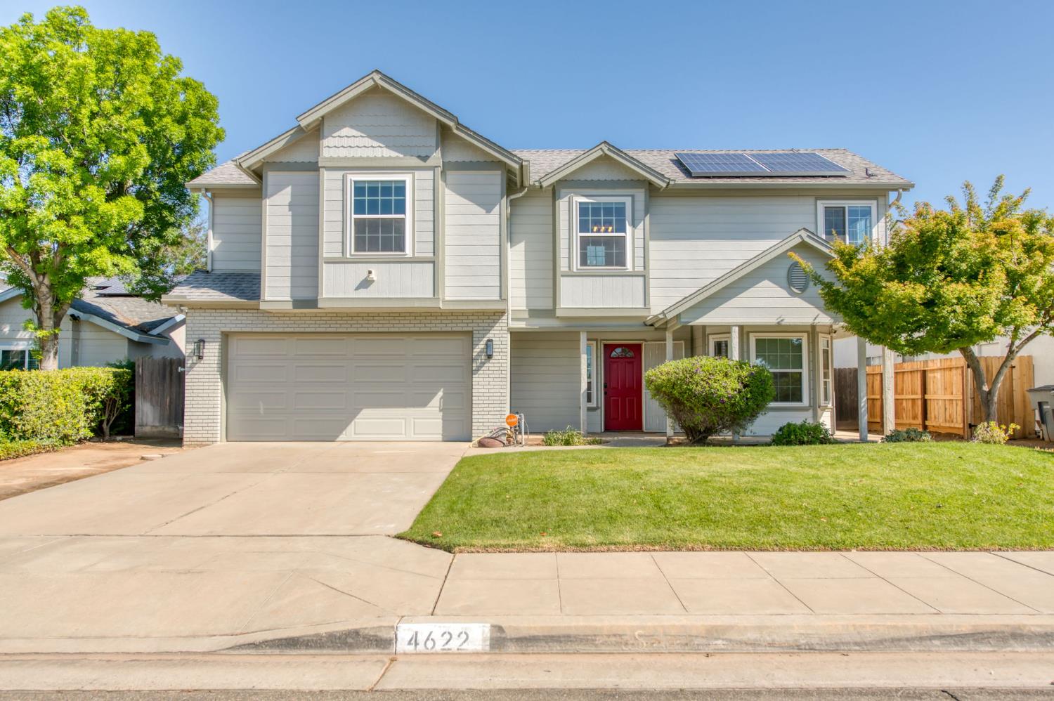 4622 W Flint Way, Fresno, CA 93722