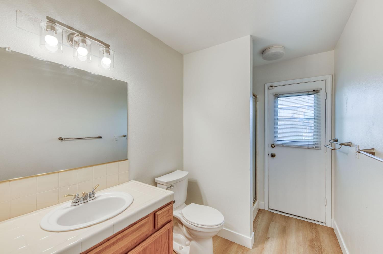 4622 W Flint Way, Fresno, CA 93722