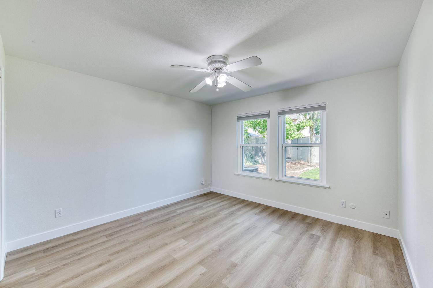 4622 W Flint Way, Fresno, CA 93722