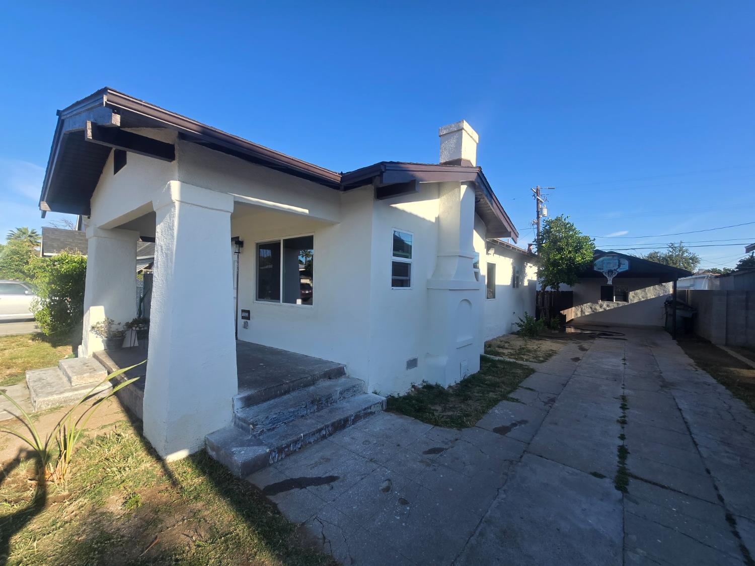 4685 E tulare, Fresno, CA 93702