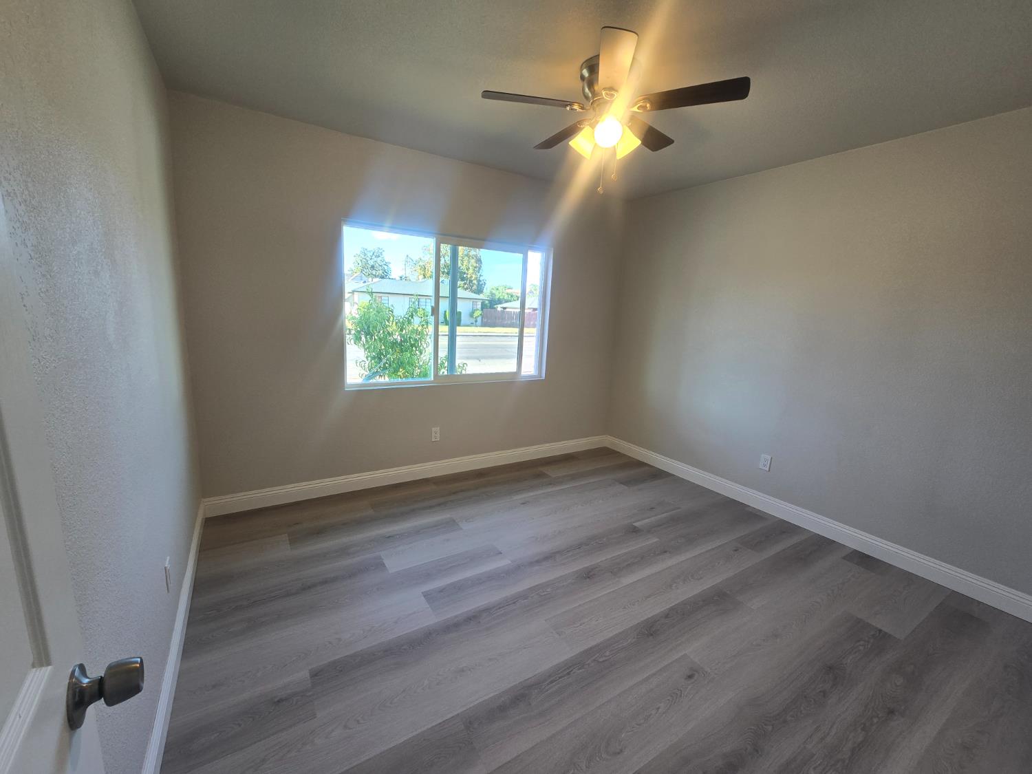 4685 E tulare, Fresno, CA 93702