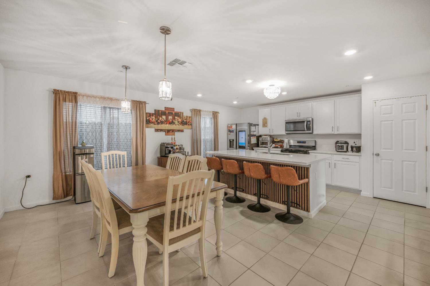 6648 E Washington Ave, Fresno, CA 93727