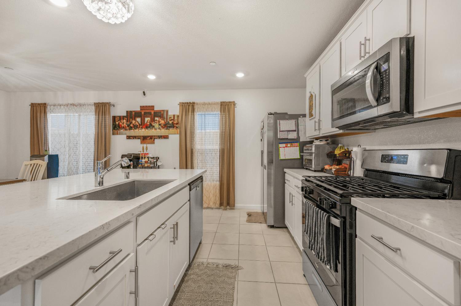 6648 E Washington Ave, Fresno, CA 93727