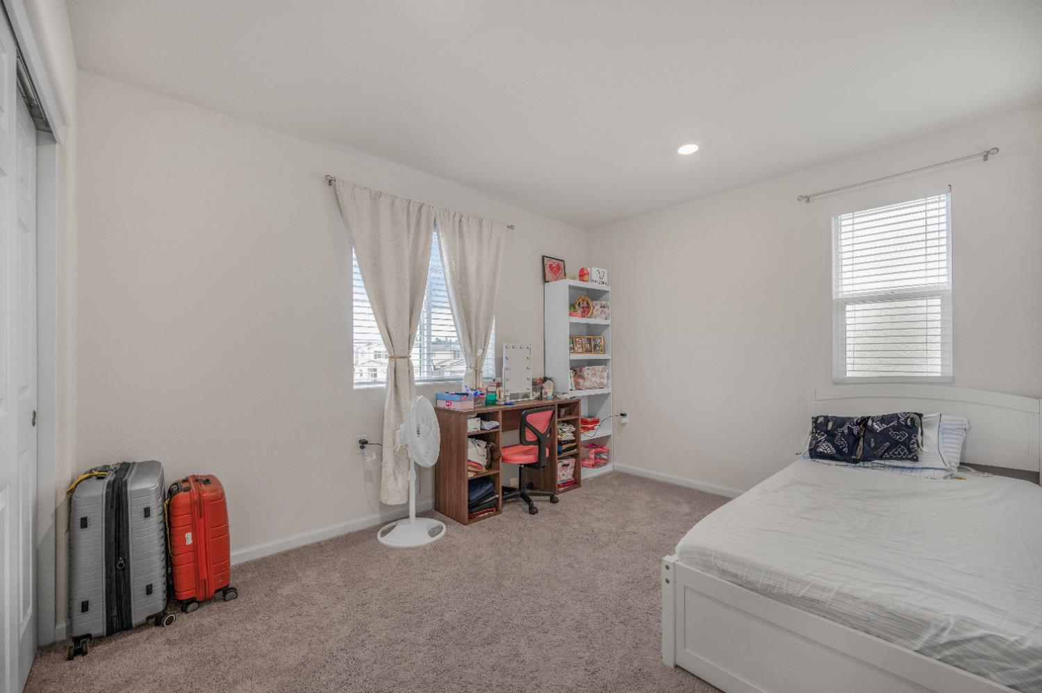 6648 E Washington Ave, Fresno, CA 93727