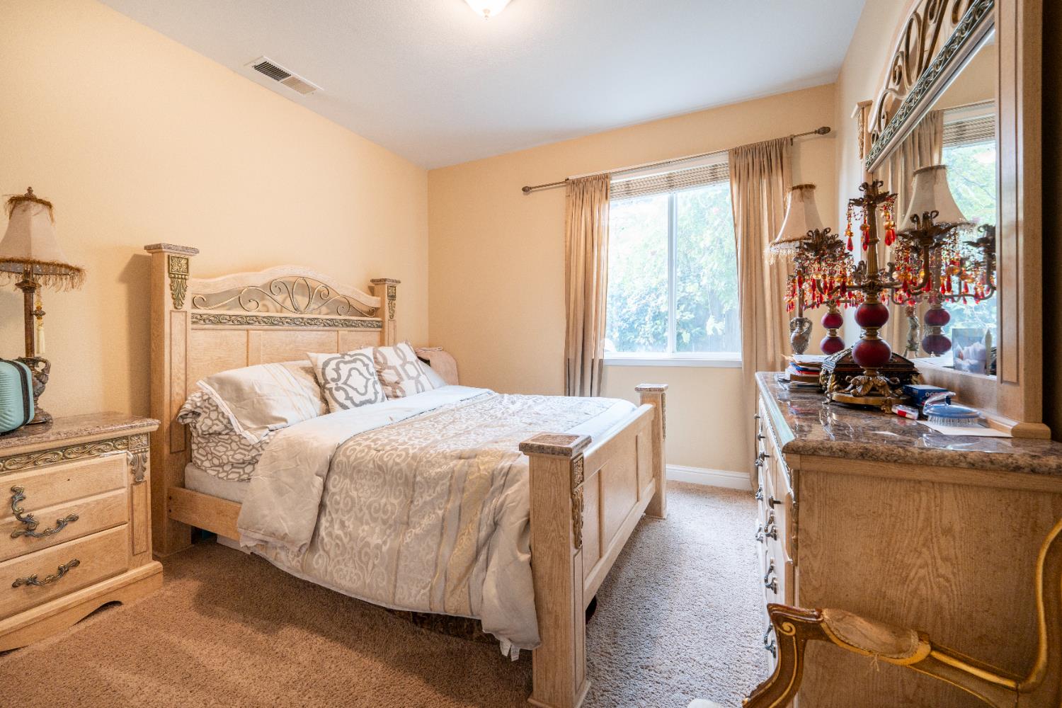 9655 N Willey Ct, Fresno, CA 93720