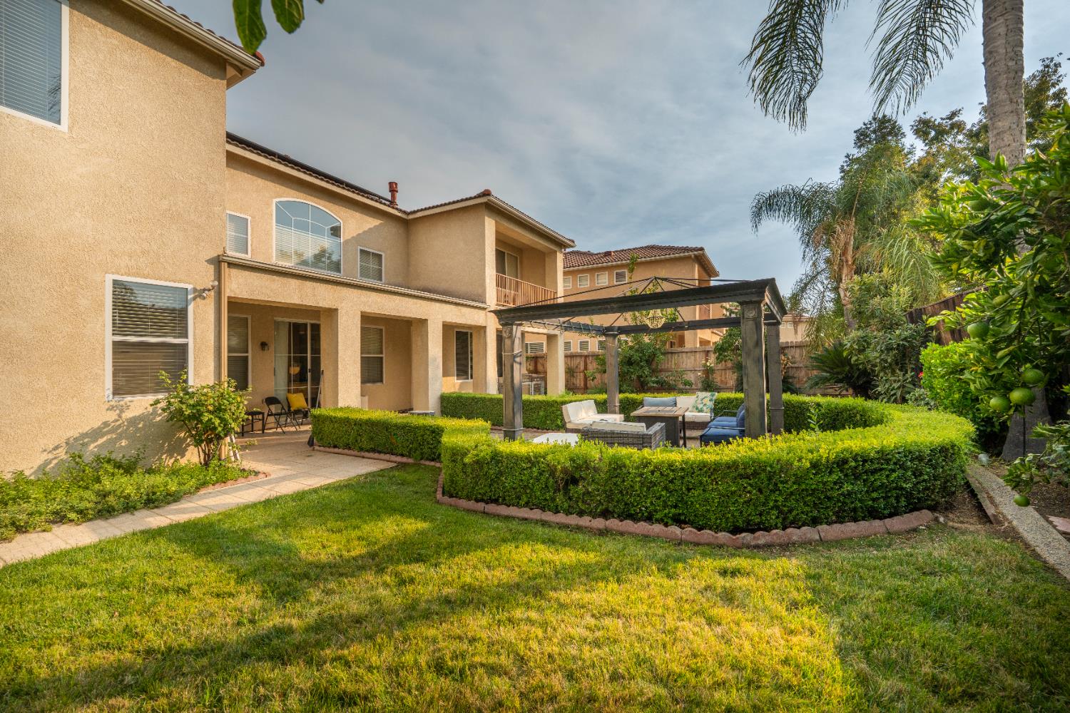 9655 N Willey Ct, Fresno, CA 93720