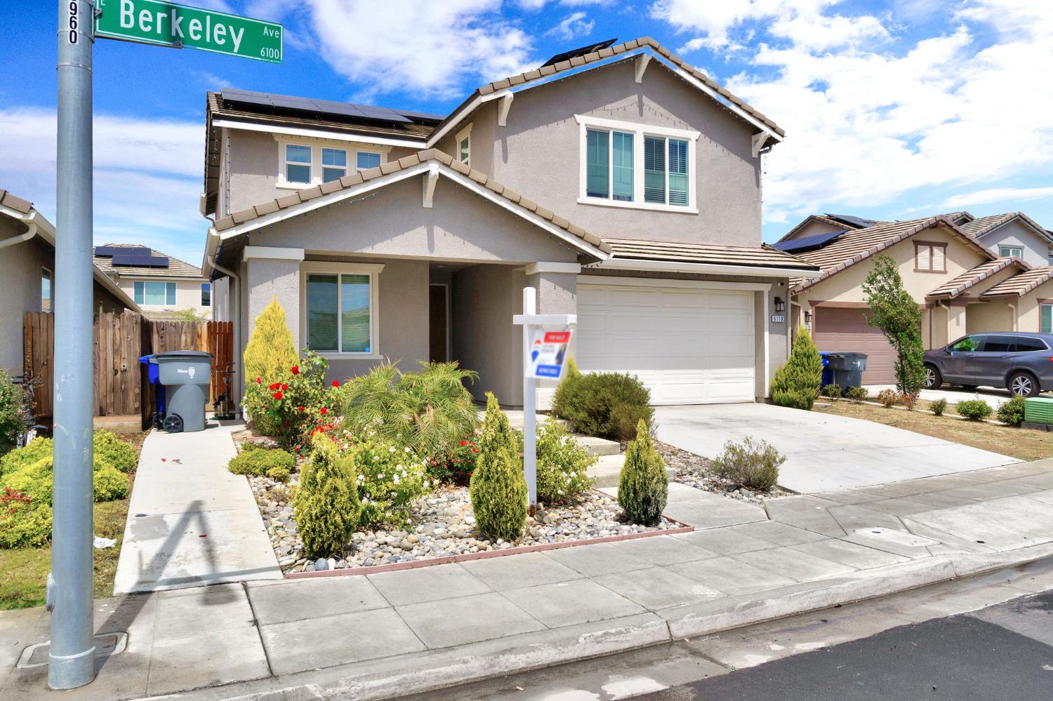 6118 E Berkeley Ave, Fresno, CA 93727