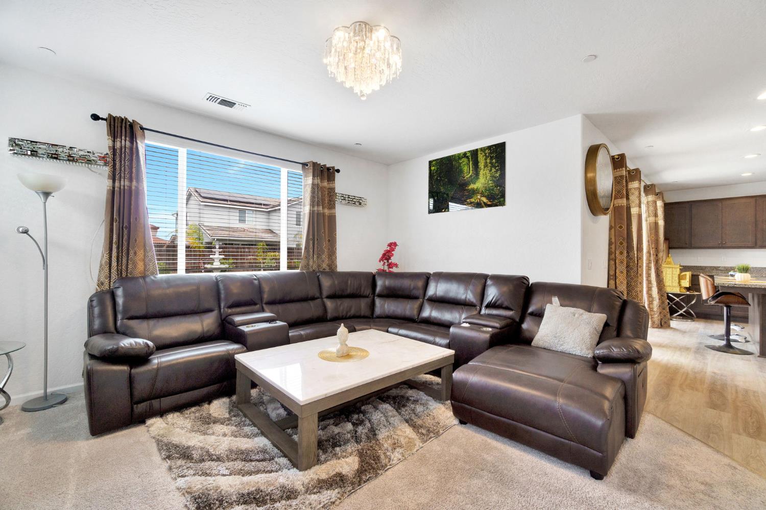 6118 E Berkeley Ave, Fresno, CA 93727