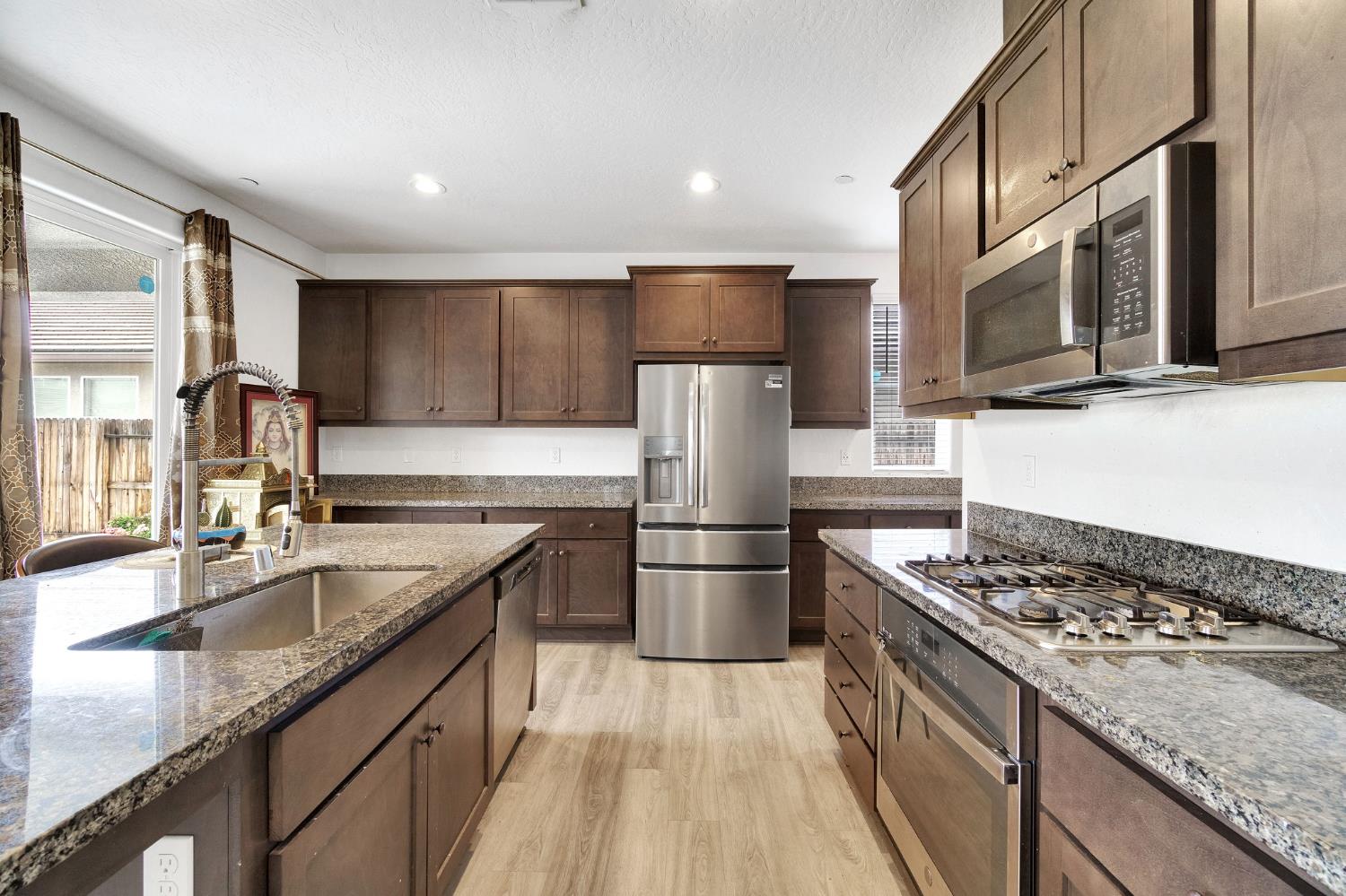 6118 E Berkeley Ave, Fresno, CA 93727