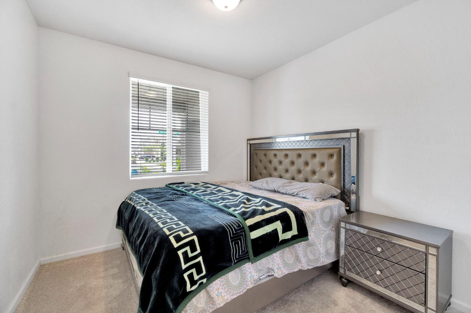 6118 E Berkeley Ave, Fresno, CA 93727