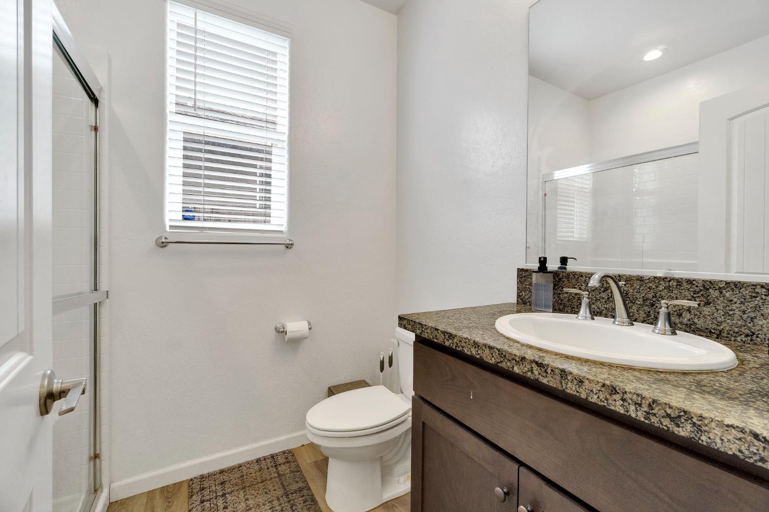 6118 E Berkeley Ave, Fresno, CA 93727