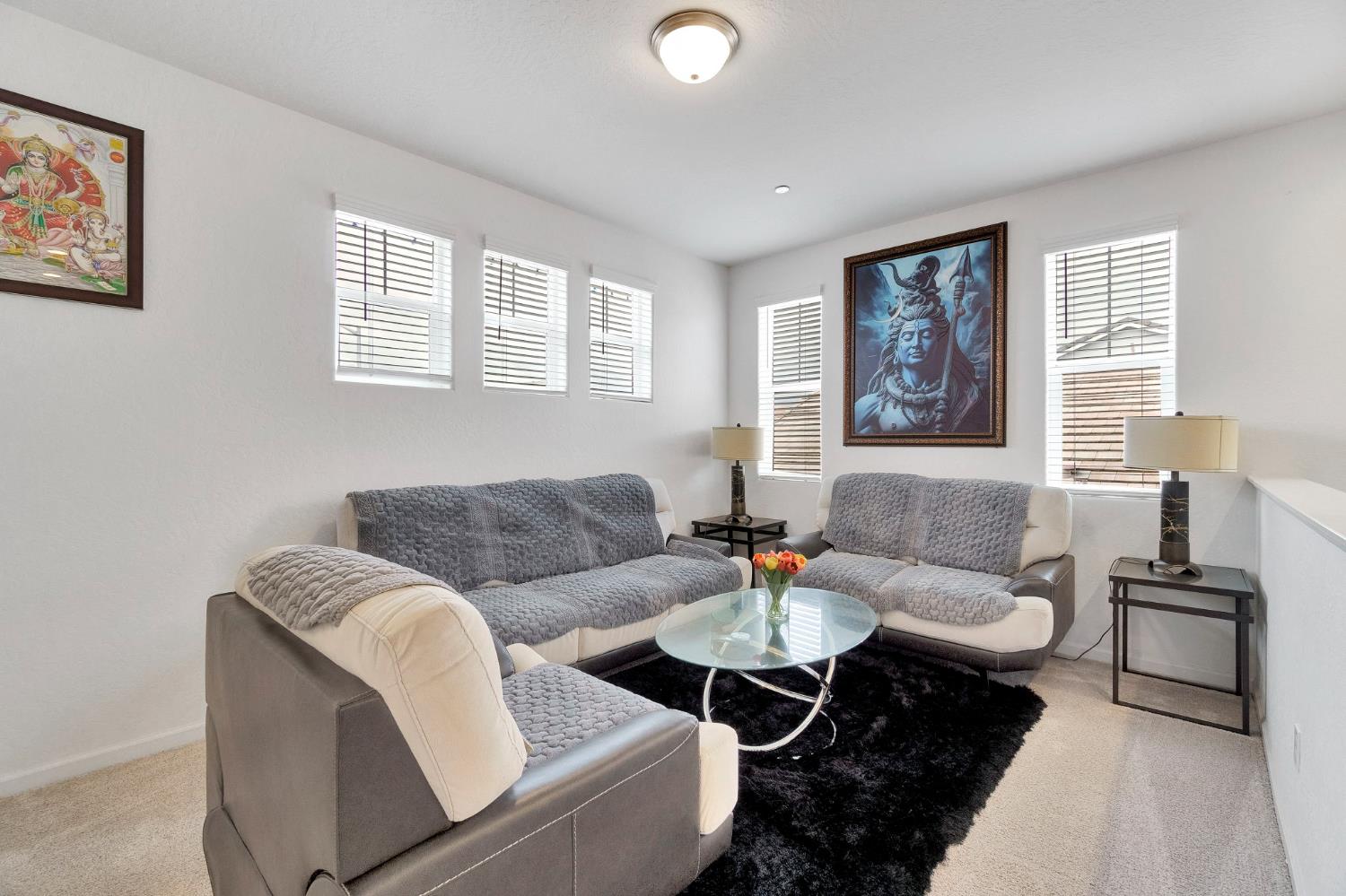 6118 E Berkeley Ave, Fresno, CA 93727