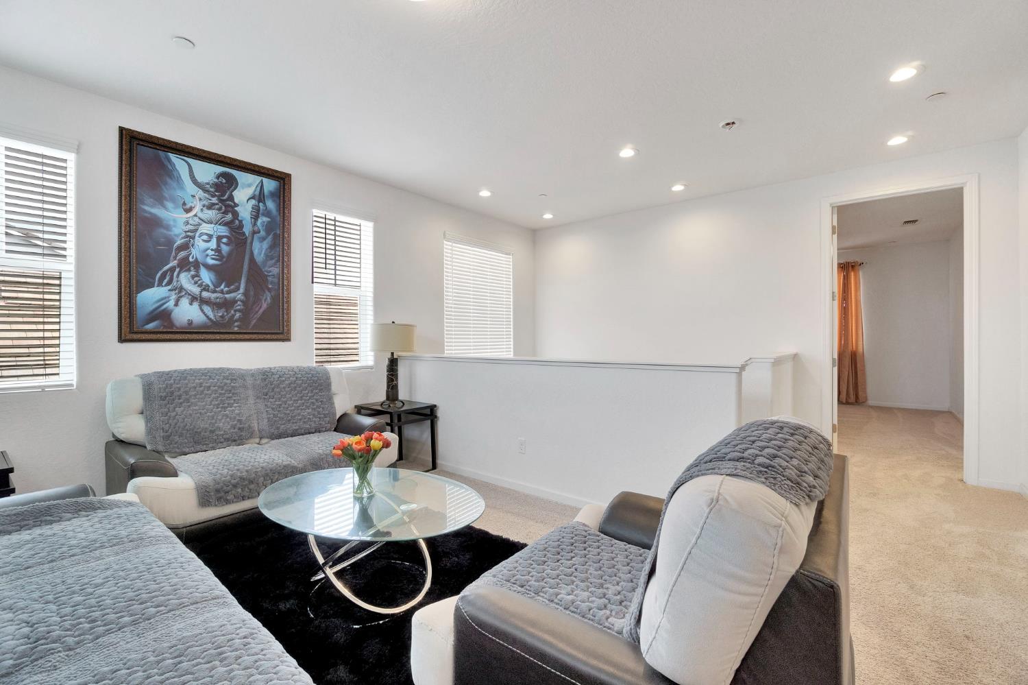 6118 E Berkeley Ave, Fresno, CA 93727