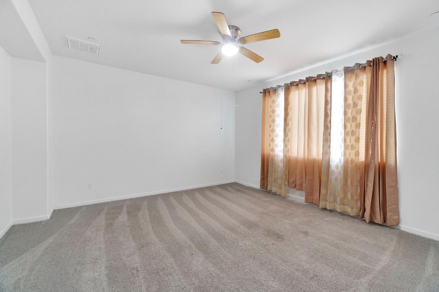 6118 E Berkeley Ave, Fresno, CA 93727