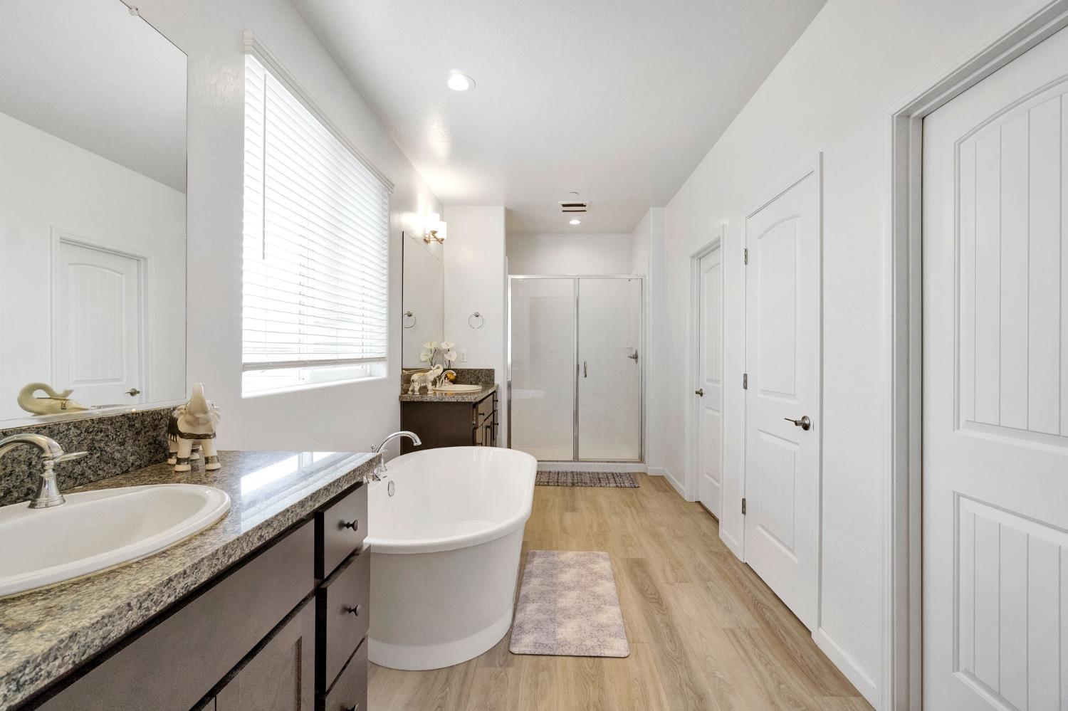 6118 E Berkeley Ave, Fresno, CA 93727