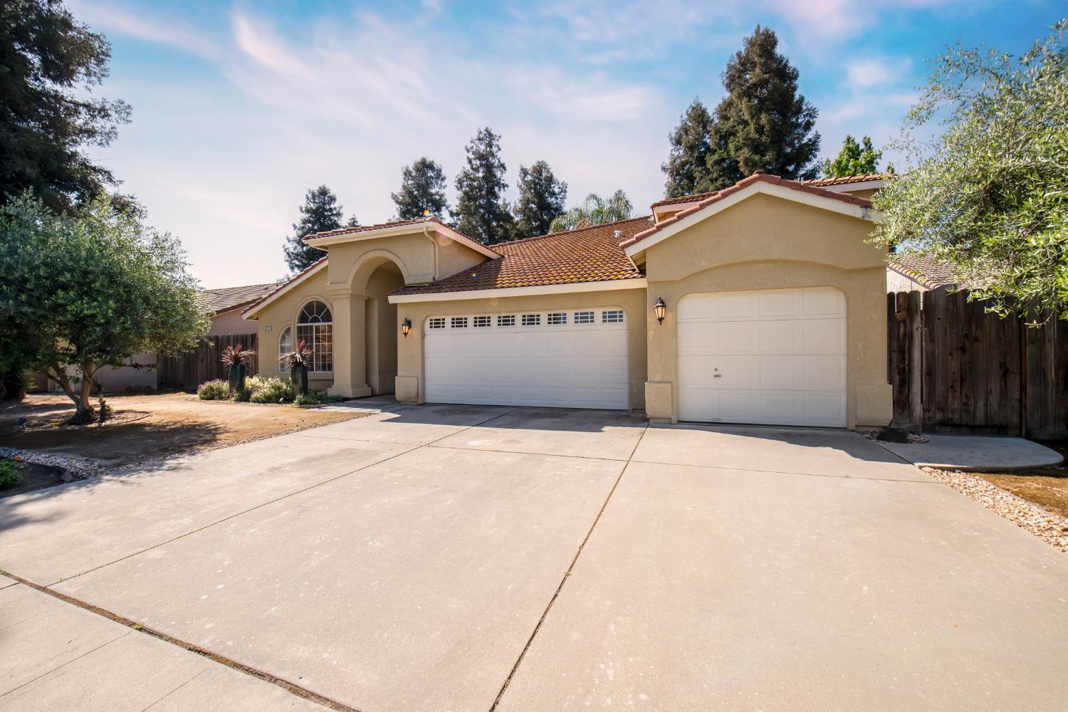 2173 E Muncie Ave, Fresno, CA 93720