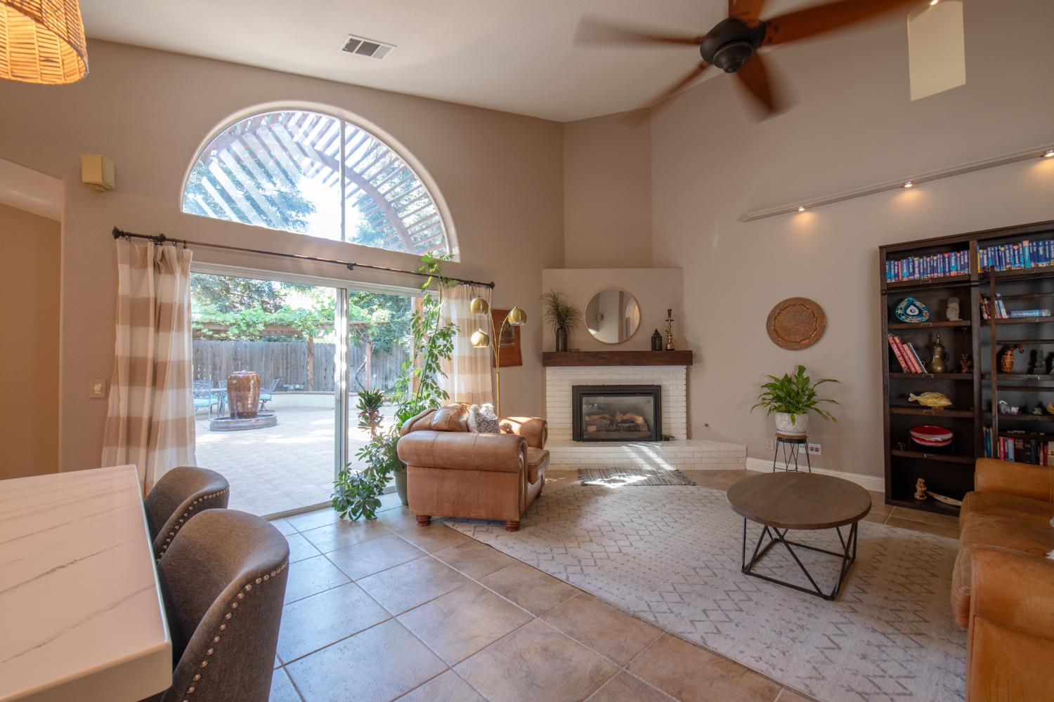 2173 E Muncie Ave, Fresno, CA 93720