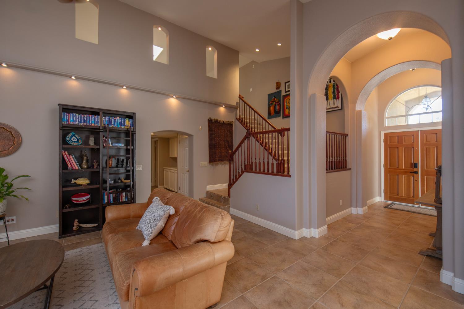 2173 E Muncie Ave, Fresno, CA 93720