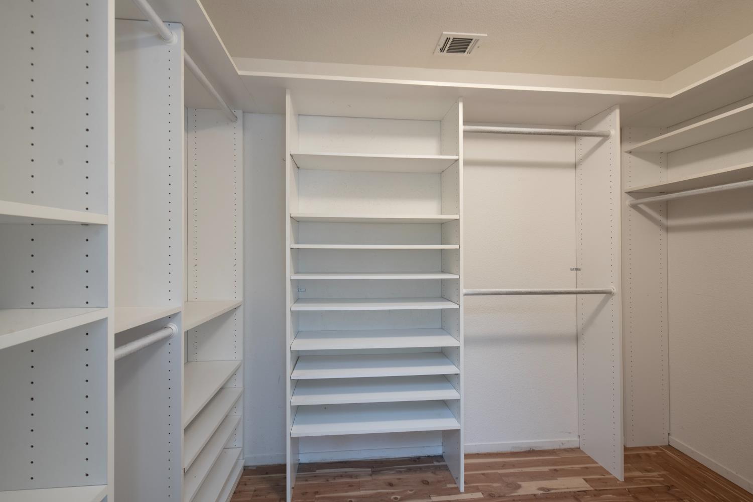 2173 E Muncie Ave, Fresno, CA 93720