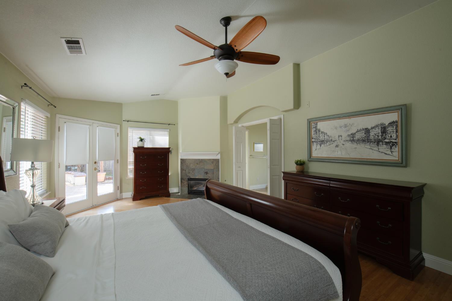 2173 E Muncie Ave, Fresno, CA 93720